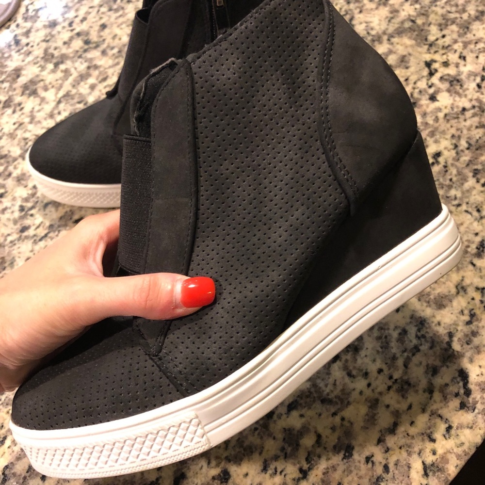 Wedged sneakers